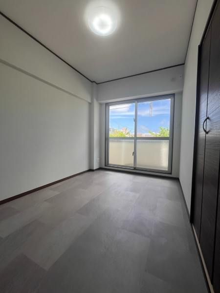 1LDK Apartment for Rent in Minamomomohara, Okinawa City - Thumbnail 3