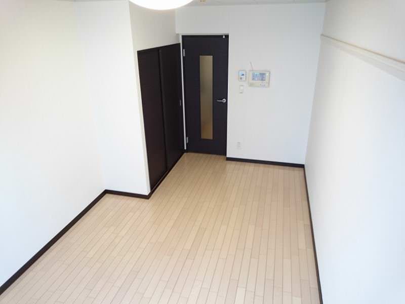 Leopalace Hillside Matsuo II 1K Apartment for Rent in Naha - Thumbnail 3