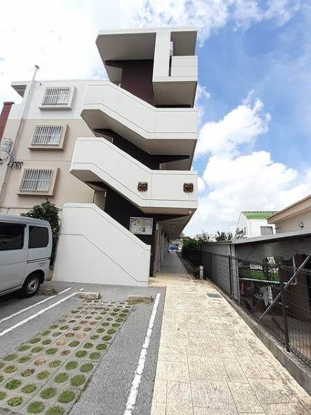 1LDK Apartment for Rent in Uruma City, Okinawa - Thumbnail 3