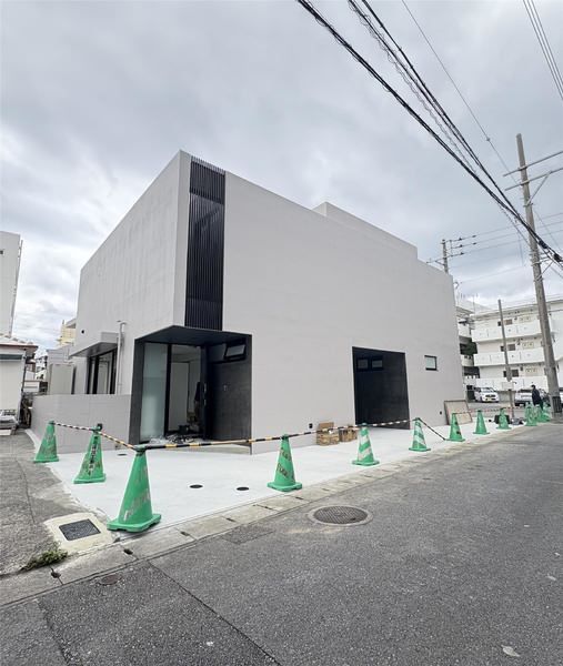 New 1LDK Designer Apartment for Rent in Ginowan, Okinawa - Thumbnail 4