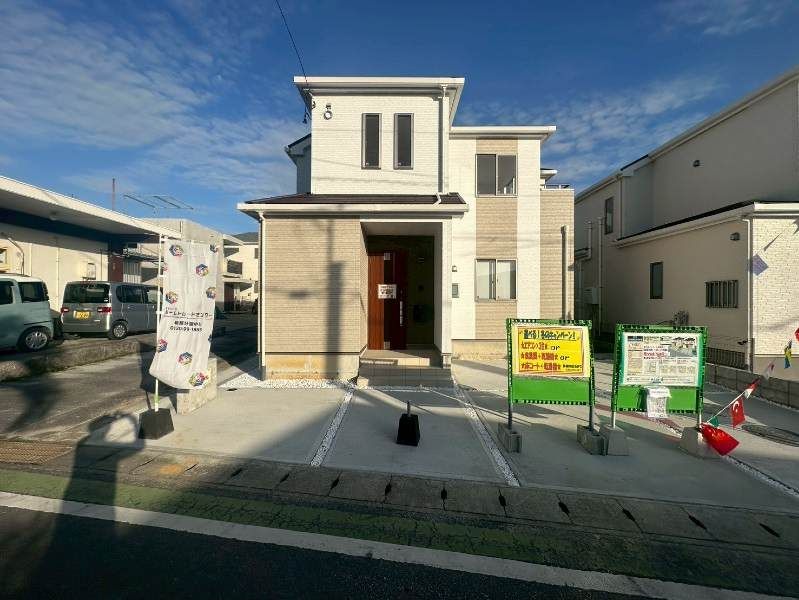 New 2025 4LDK House for Sale in Yomitan Village, Okinawa - Thumbnail 3
