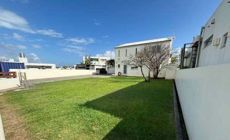 4LDK Investment House for Sale in Yomitan Village, Okinawa - Thumbnail 2