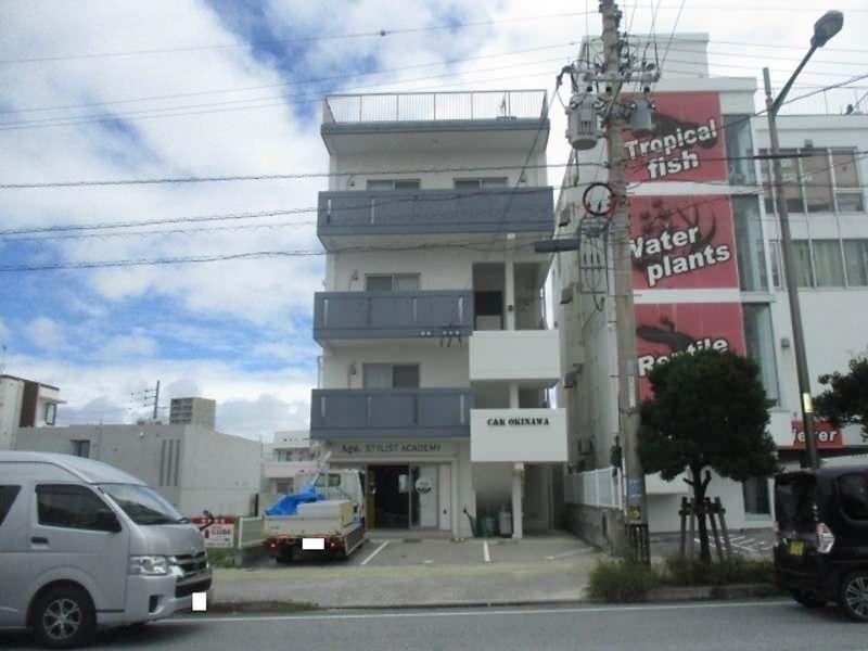 Commercial Space for Rent in Ginowan, Okinawa's Uchidomari Area - Thumbnail 2