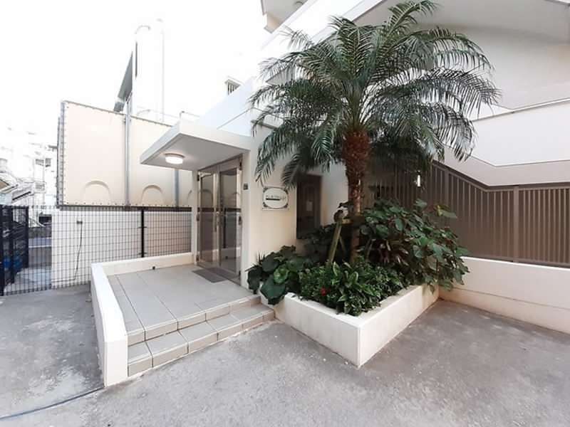 1LDK Apartment for Rent in Urasoe, Okinawa - Modern Amenities - Thumbnail 3