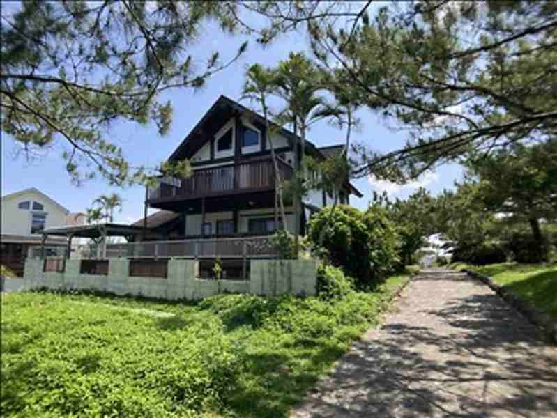 Ocean View House with Garden in Yomitan Village, Okinawa - Thumbnail 2