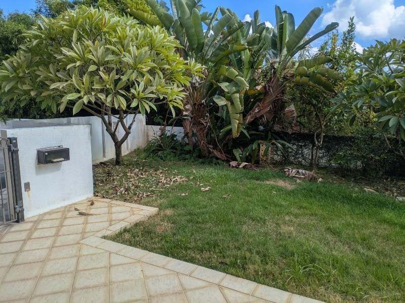 Spacious 3LDK Hilltop House with Garden in Okinawa City - Image 1