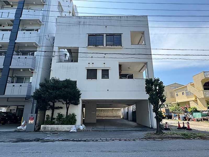 7LDK Two-Generation RC Home with 12 Parking in Naha Akebono - Thumbnail 4