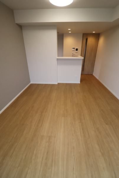 Pet-Friendly 2LDK Apartment for Rent in Yomitan, Okinawa - Thumbnail 4
