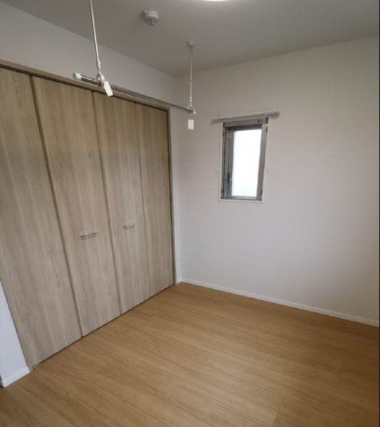 Pet-Friendly 2LDK Apartment for Rent in Yomitan, Okinawa - Thumbnail 3