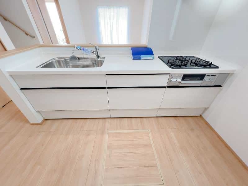 New 4LDK House in Yonabaru, Okinawa with 3 Car Parks - Thumbnail 2