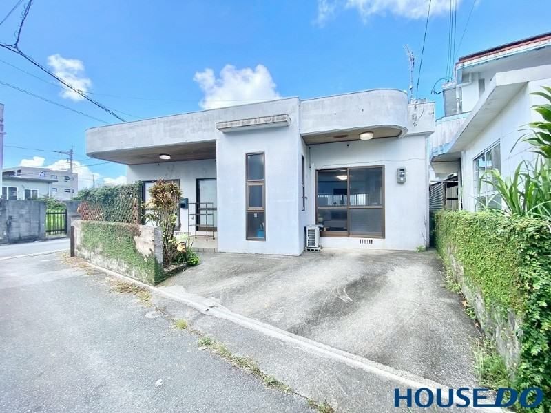 3LDK Single-Story Home for Sale in Yomitan Village, Okinawa - Image 1