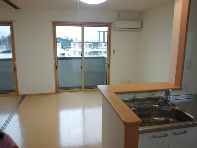 Le Ciel Chatan 2LDK Apartment for Rent in Okinawa - Thumbnail 2