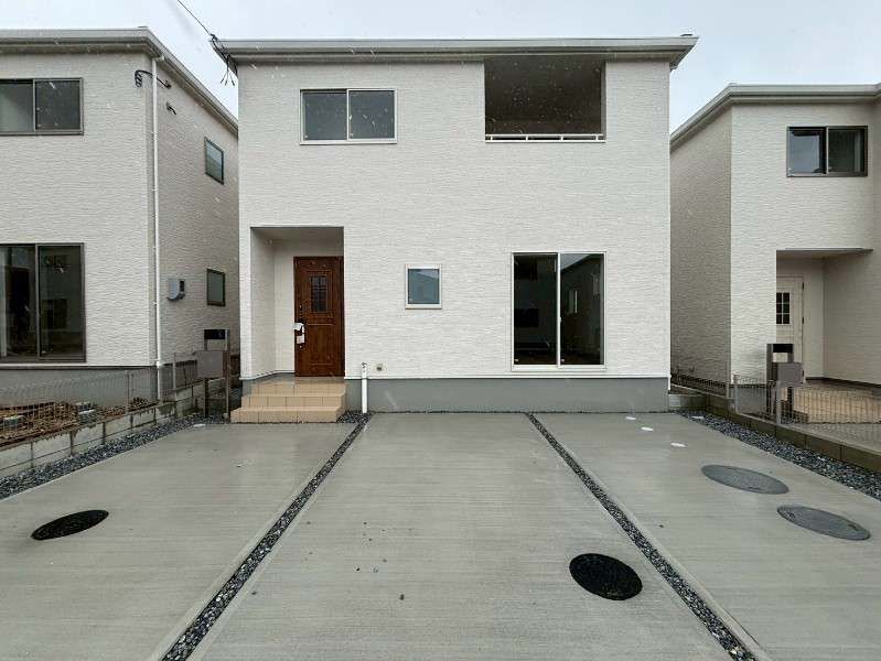 New 3LDK House in Yaese, Okinawa with Modern Features - Thumbnail 2