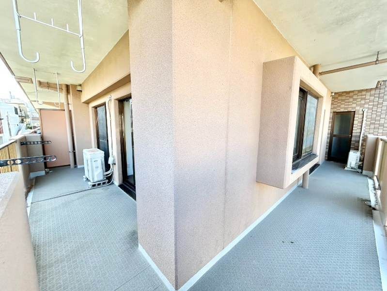 Renovated 3LDK Apartment in Ginowan City, Okinawa for Sale - Thumbnail 4
