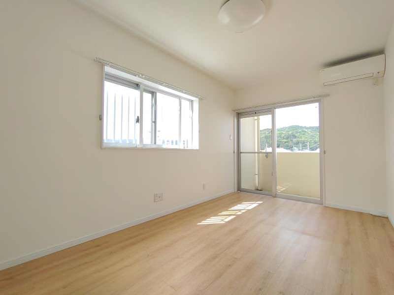 1K Apartment for Rent in Nanjo City, Okinawa - City Terrace Tsuhako - Thumbnail 2