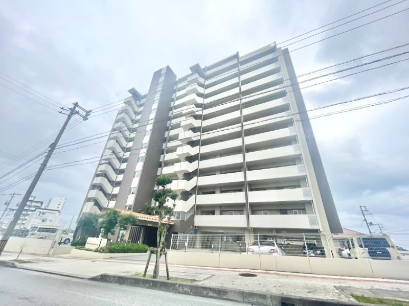 Wise Stem Court Rycom 12F Ocean View 3LDK Apartment for Sale - Thumbnail 3