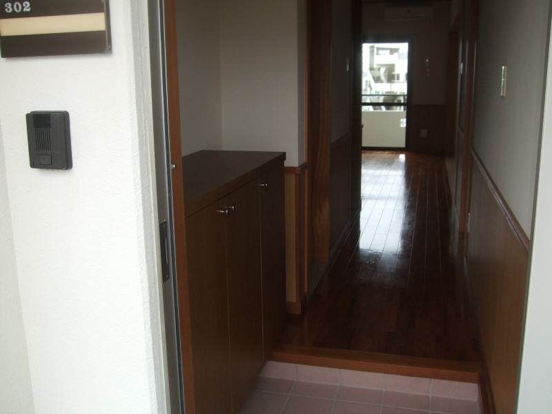 Sugar Court 2DK Apartment for Rent in Urasoe, Okinawa - Thumbnail 3