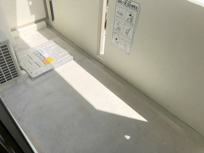 1K Apartment for Rent in Hanatagawa, Naha City, Okinawa - Thumbnail 2