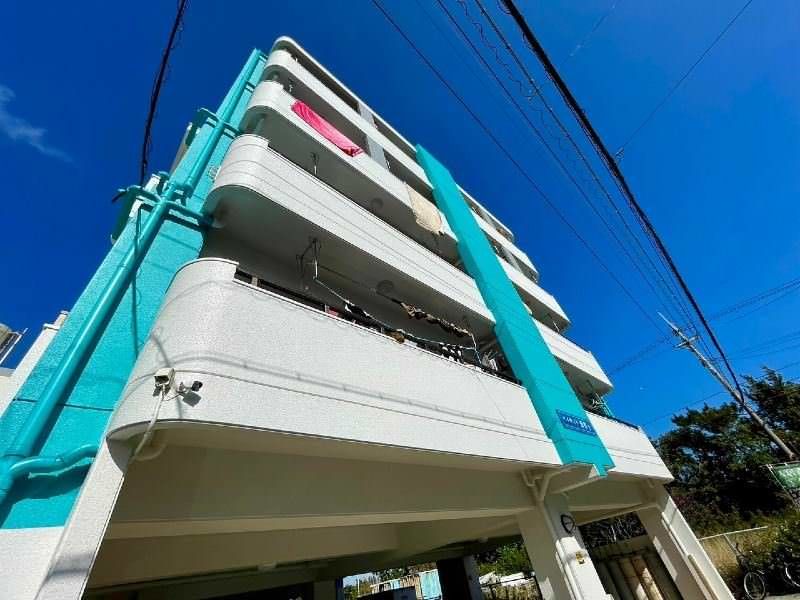 Bay Side Kaibou 2LDK Pet-Friendly Rental Apartment in Okinawa City - Thumbnail 3