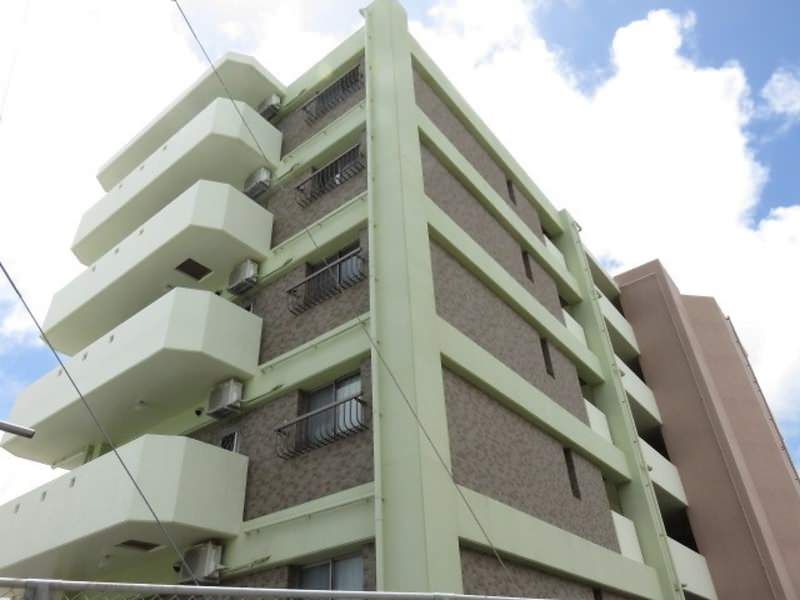 1LDK Apartment for Rent in Miyazato, Okinawa City with Ocean View - Thumbnail 3