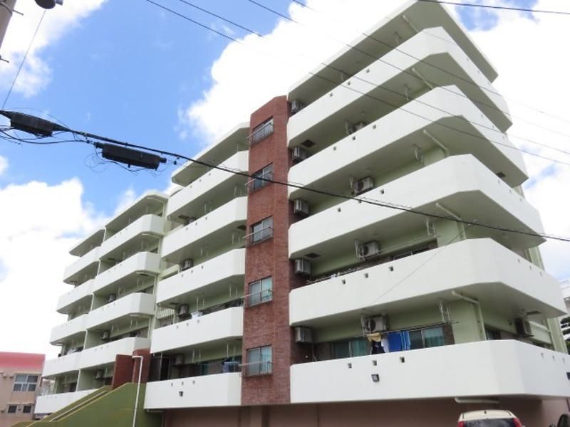 1LDK Apartment for Rent in Miyazato, Okinawa City with Ocean View - Thumbnail 2