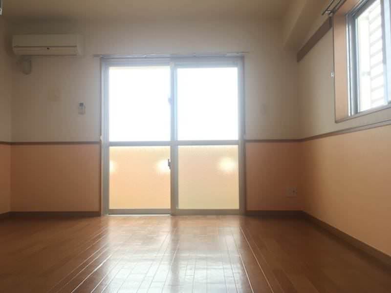 1K Apartment for Rent in Nakagusuku Village, Okinawa - Thumbnail 2