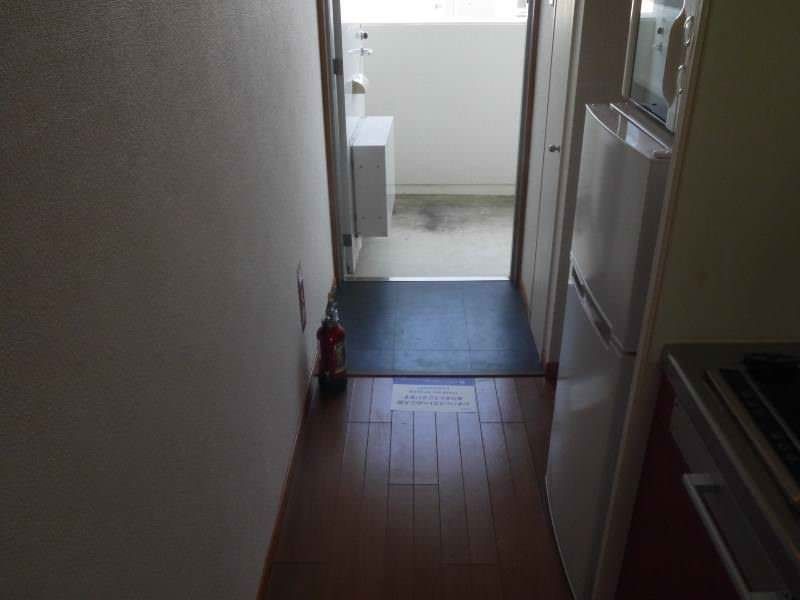 Leopalace T. Corp Fukagawa 1K Apartment for Rent in Okinawa City - Thumbnail 4