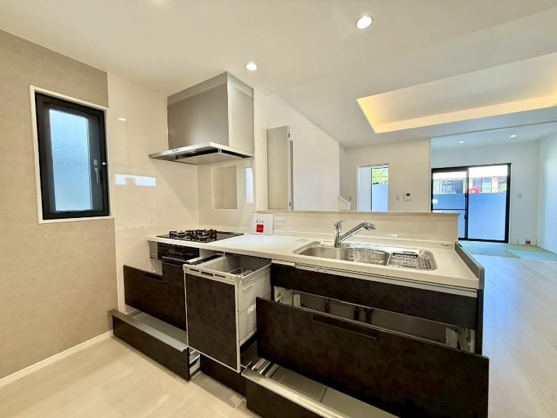 New 4LDK House in Kadena Town, Okinawa - 2025 Build - Thumbnail 4