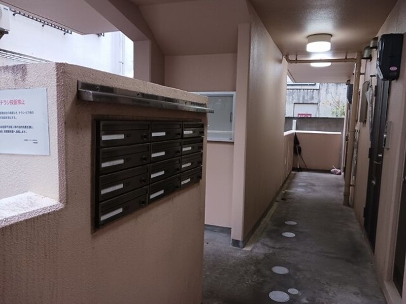 Modern 1R Apartment for Rent in Naha's Historic Tsuboya District - Thumbnail 2
