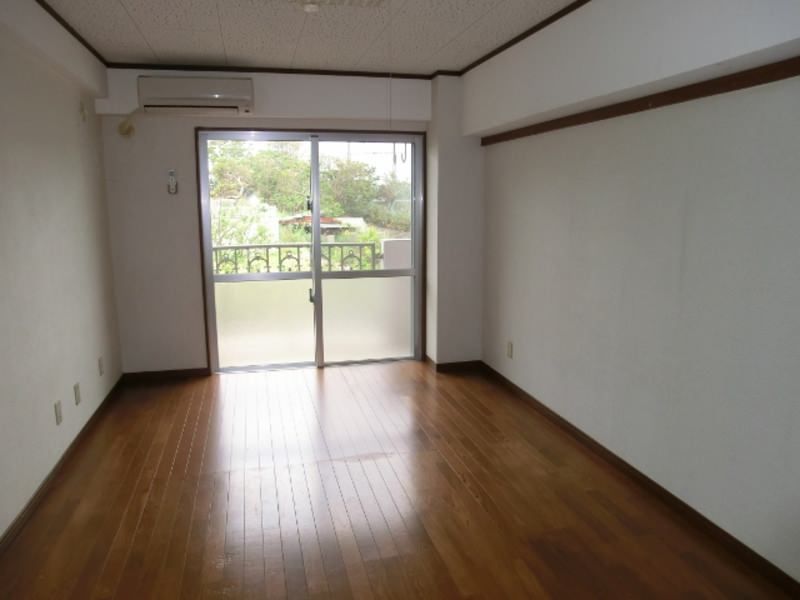 1R Apartment for Rent in Nishihara, Okinawa - Free Wi-Fi & Parking - Thumbnail 4