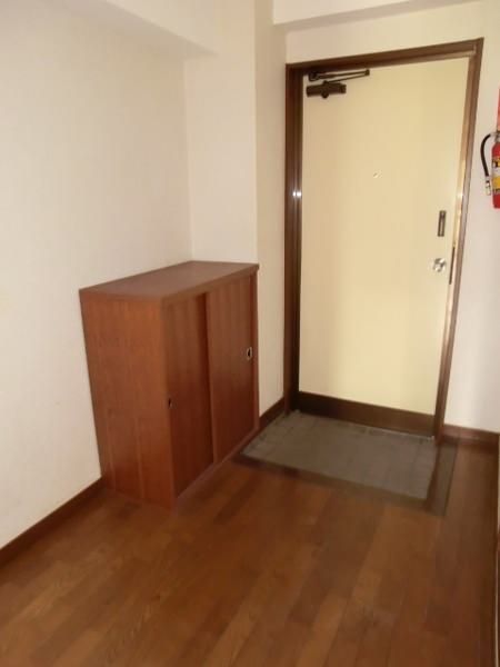 1R Apartment for Rent in Nishihara, Okinawa - Free Wi-Fi & Parking - Thumbnail 3