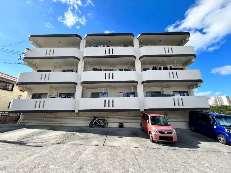 3DK Apartment for Rent in Ganaha, Tomigusuku, Okinawa - 60,000 Yen - Thumbnail 2