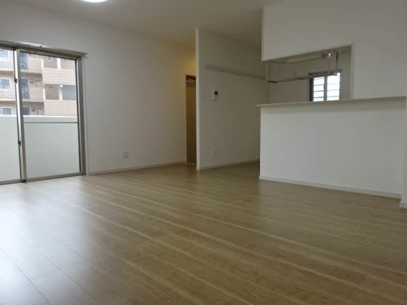 Grand Soleil 2LDK Apartment for Rent in Yomitan, Okinawa - Thumbnail 3