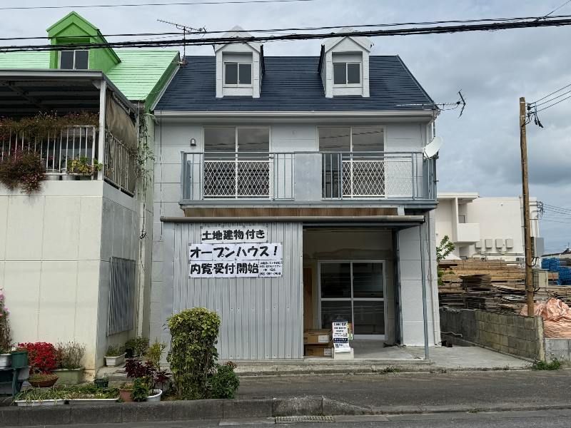 Renovated 3LDK Wooden House for Sale in Okinawa City, Chibana - Thumbnail 4