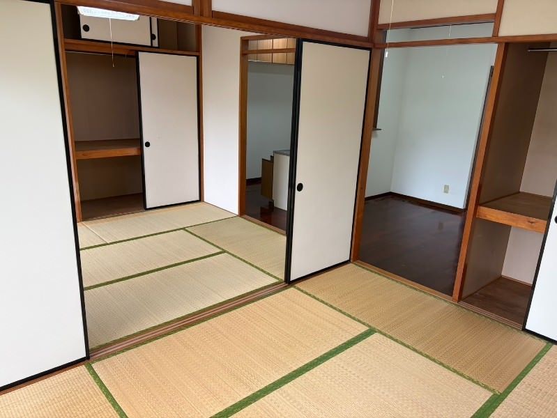 3DK Apartment for Rent in Tomigusuku, Okinawa - 50.4 sqm - Thumbnail 4