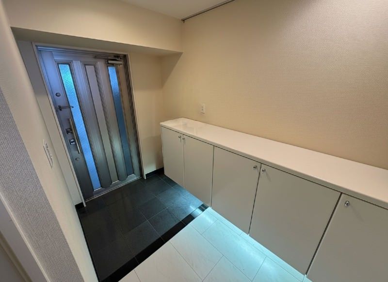 Comfort Suite Stage Nishimachi 2LDK Apartment with Sea View in Naha - Thumbnail 4