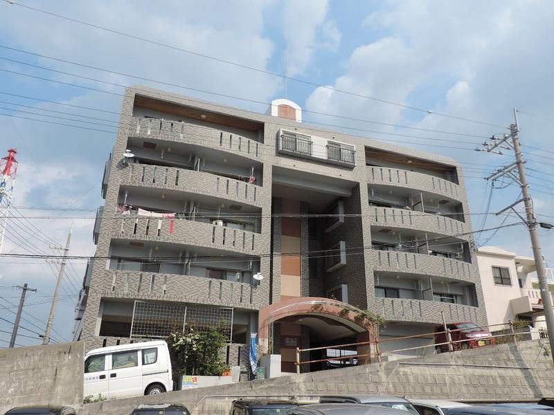 1K Apartment for Rent in Urasoe, Okinawa - 30.24 sqm, Auto-lock - Thumbnail 2