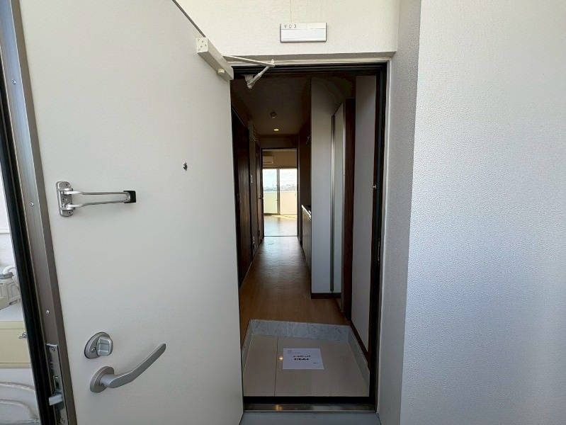 1K Apartment in Thomas Tanahara II, Nishihara, Okinawa - Thumbnail 3