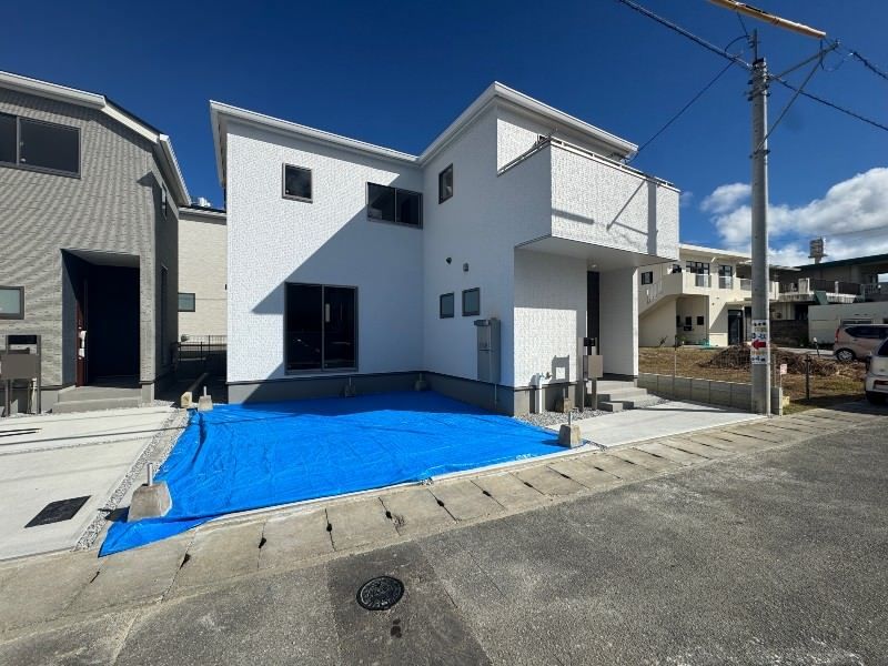 New 3LDK Wooden House in Uruma City, Okinawa - Completion 2025 - Thumbnail 2