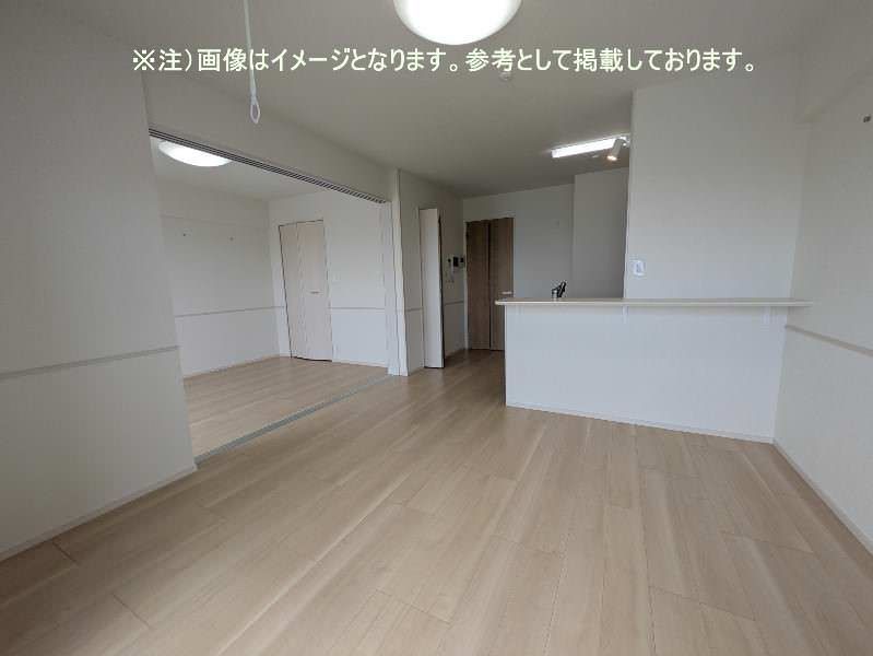 Pet-Friendly 2LDK Apartment for Rent in Okinawa City, Momohara - Main Image