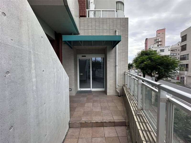Commercial Office/Shop for Rent in Naha's Makishi, Near Kokusai-dori - Thumbnail 4