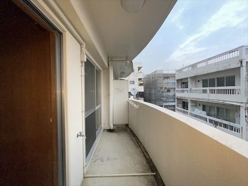 Park Side KYOWA 2LDK Apartment for Rent in Naha, Okinawa - Thumbnail 2
