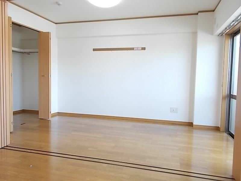 Grace 1LDK Apartment for Rent in Tomigusuku, Okinawa - Thumbnail 3