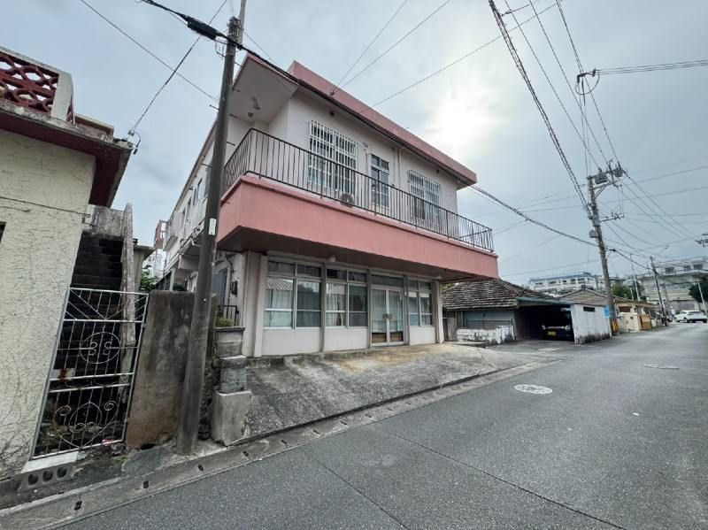 6LDK Two-Generation House for Sale with Rental Income in Uruma, Okinawa - Thumbnail 4