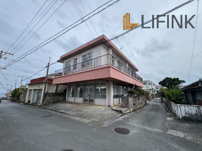 6LDK Two-Generation House for Sale with Rental Income in Uruma, Okinawa - Thumbnail 3