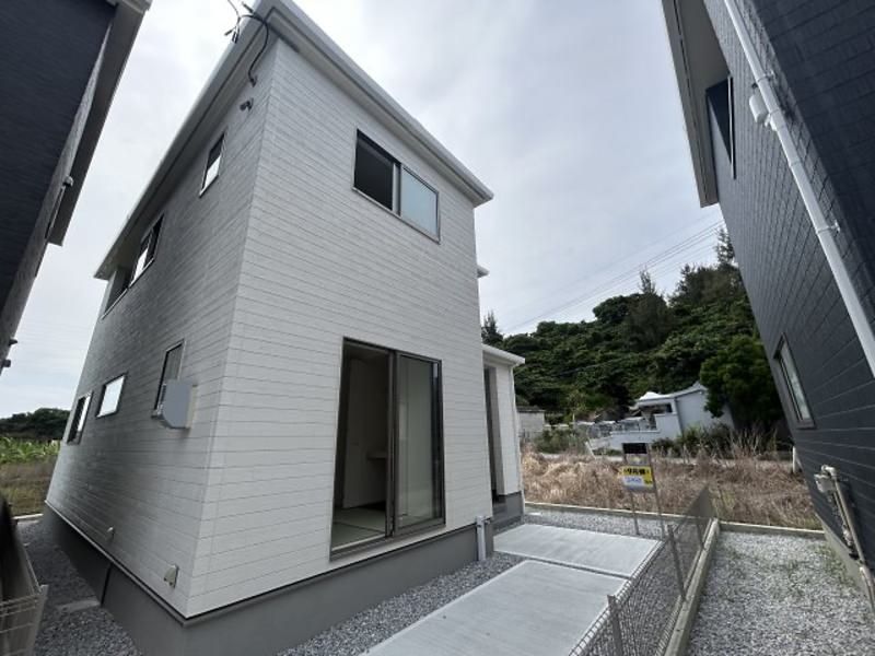 New 4LDK House for Sale in Uruma, Okinawa - Thumbnail 2