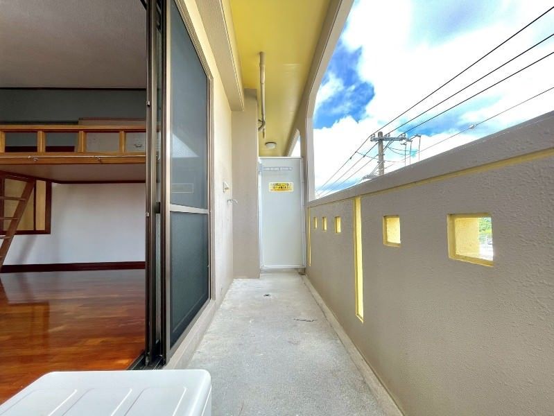 1R Apartment for Rent in Uehara, Nishihara, Okinawa | 34 sqm - Thumbnail 2