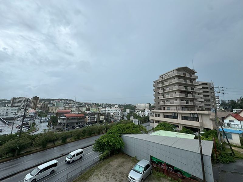 Coco Hills 3LDK Apartment for Rent in Urasoe, Okinawa - Thumbnail 2
