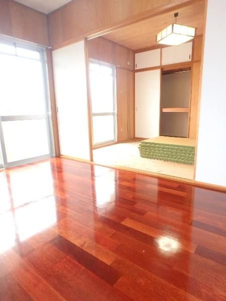 Hills Toyomi 2DK Apartment for Rent in Tomigusuku, Okinawa - Thumbnail 4