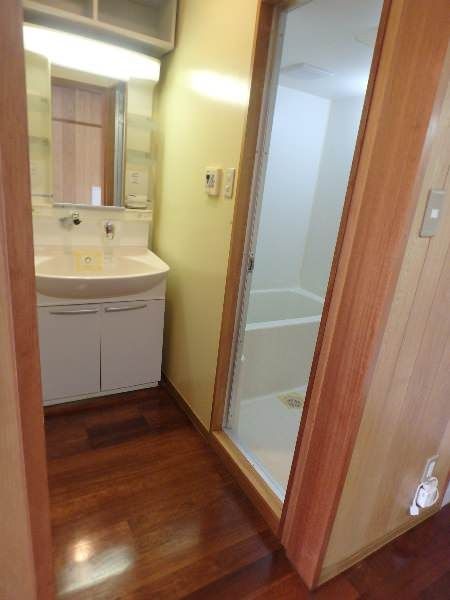 Hills Toyomi 2DK Apartment for Rent in Tomigusuku, Okinawa - Thumbnail 3